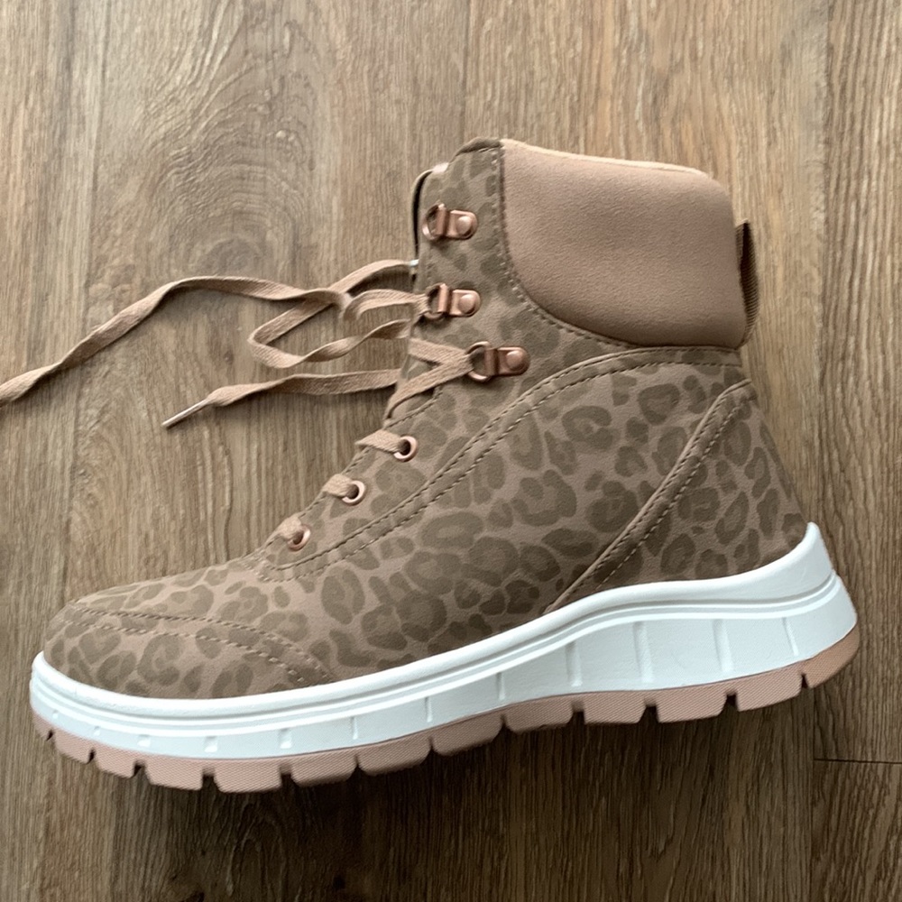 NWT Roxy Karmel Leopard Boot - Picture 11 of 11